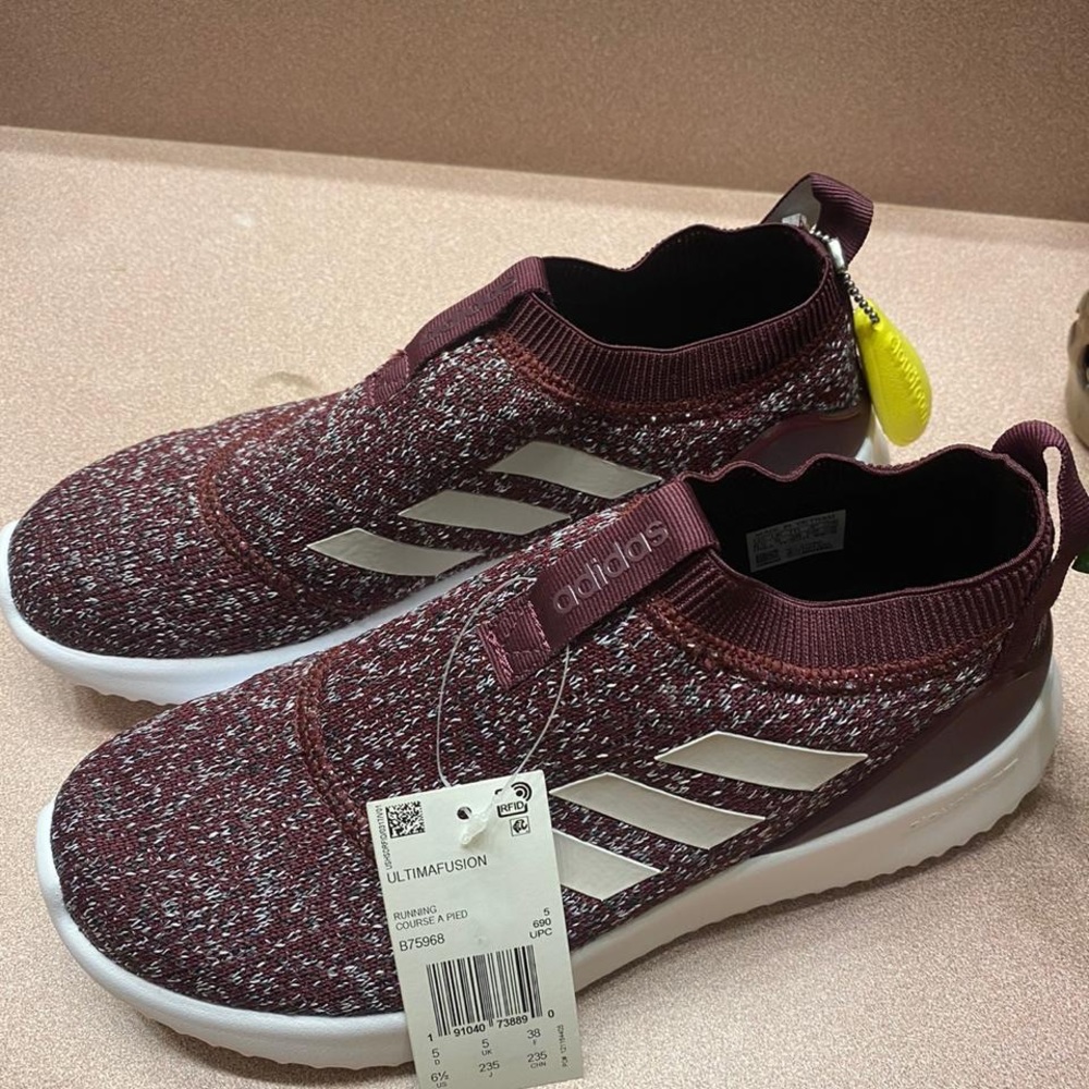 NWT Adidas ultimafusion sz 6.5